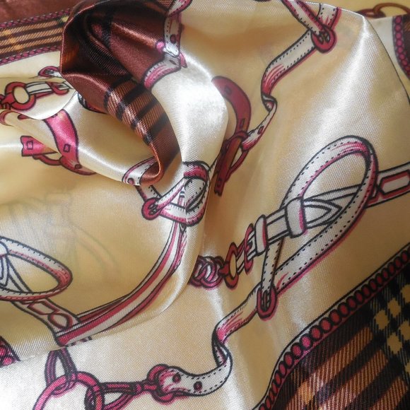 Vintage Scarf 19"x19" small square satin neckerchief red-tan-brown - Picture 6 of 6